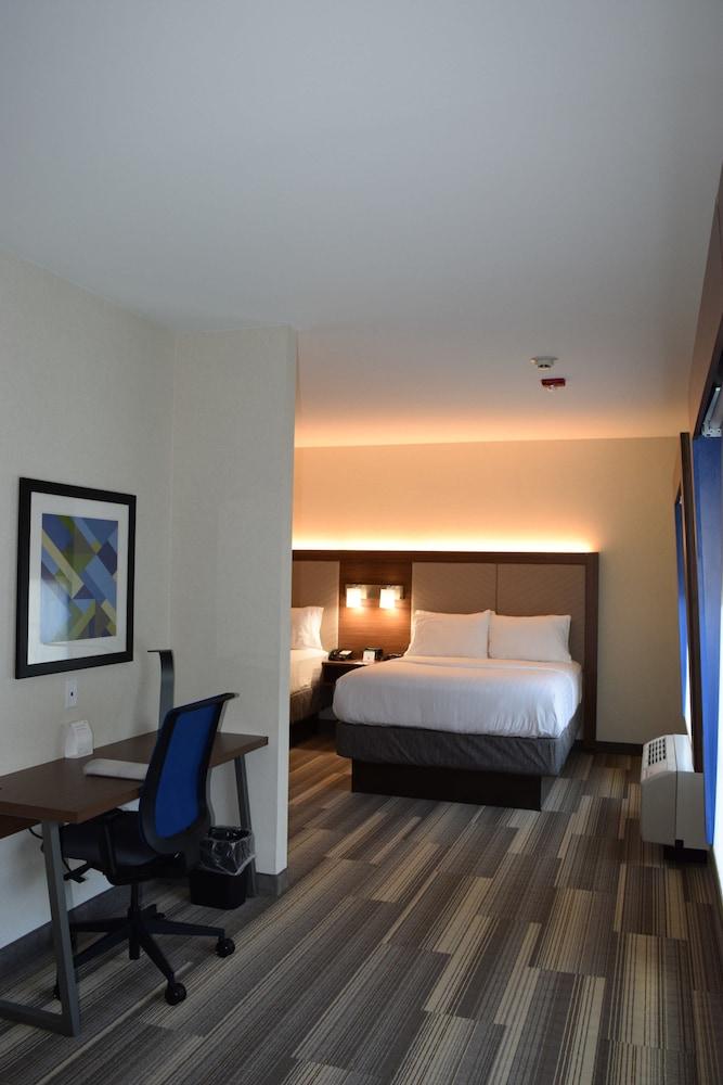 Holiday Inn Express & Suites Ithaca by IHG