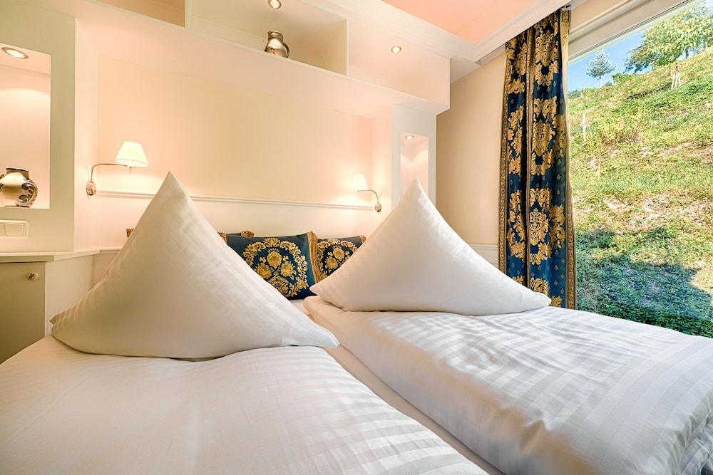 Hotel Weinberg-Schlößchen