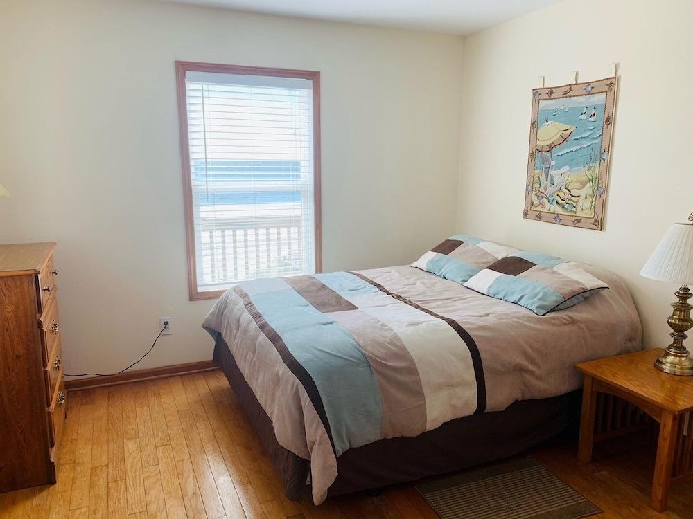 Sand Dollars 4 Bedroom Home by RedAwning