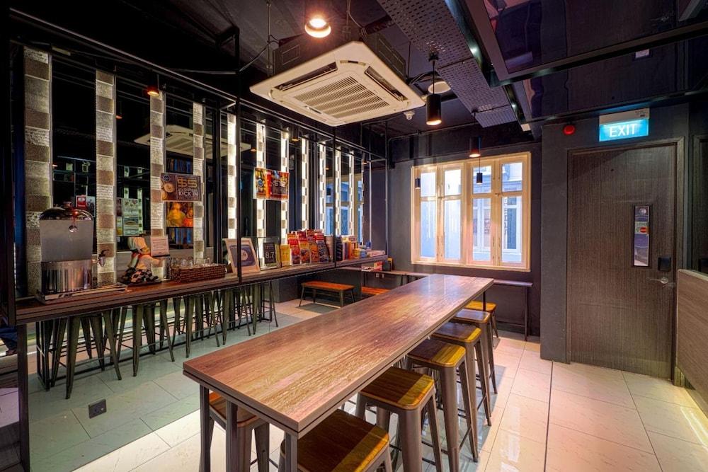 CUBE Boutique Capsule Hotel @ Chinatown