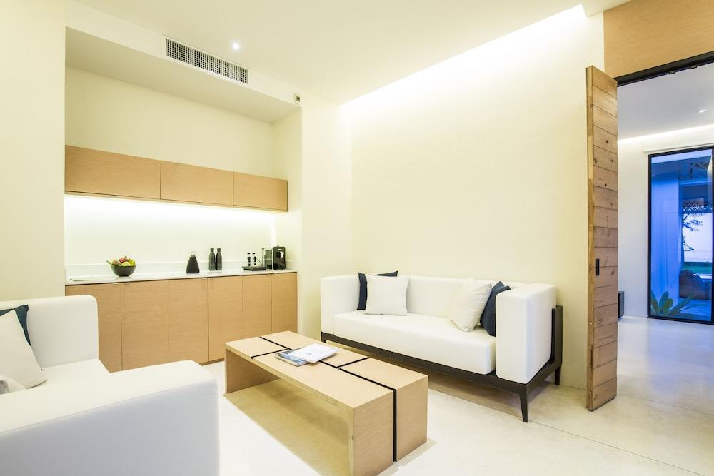 The Anda Mani Khaolak Beachfront Villas