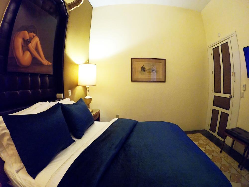 La Perla Hotel Boutique B&B