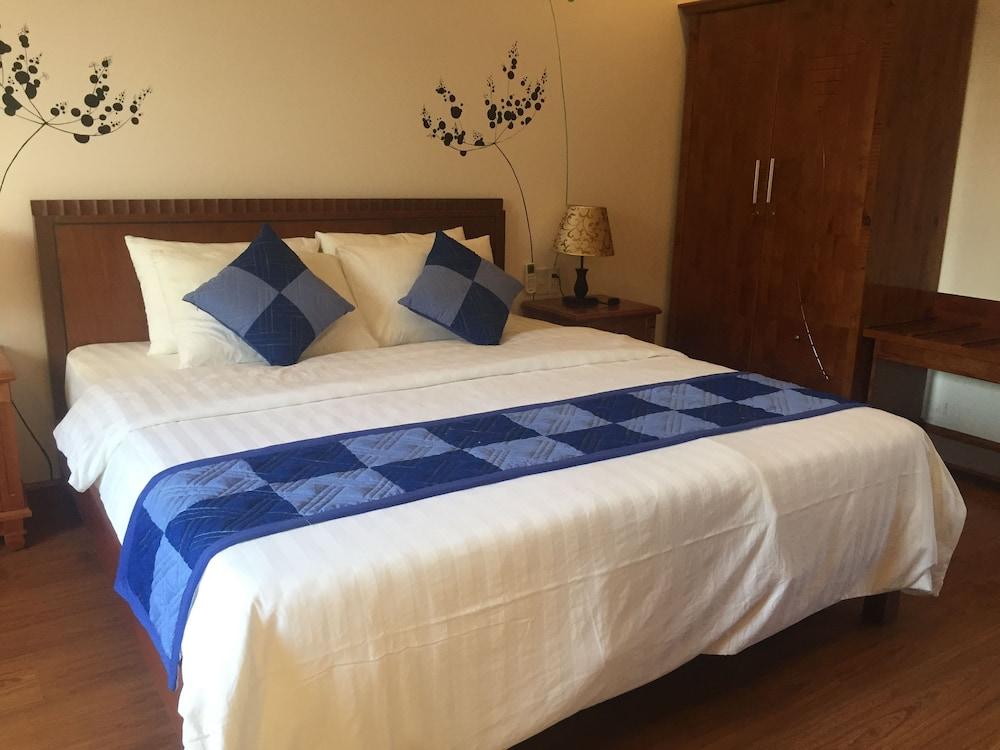 Tra Que Riverside Homestay