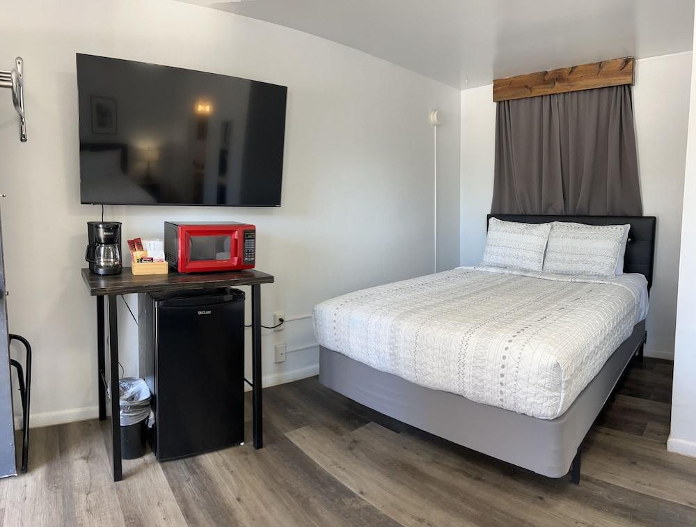 Chewelah Motel and RV Park