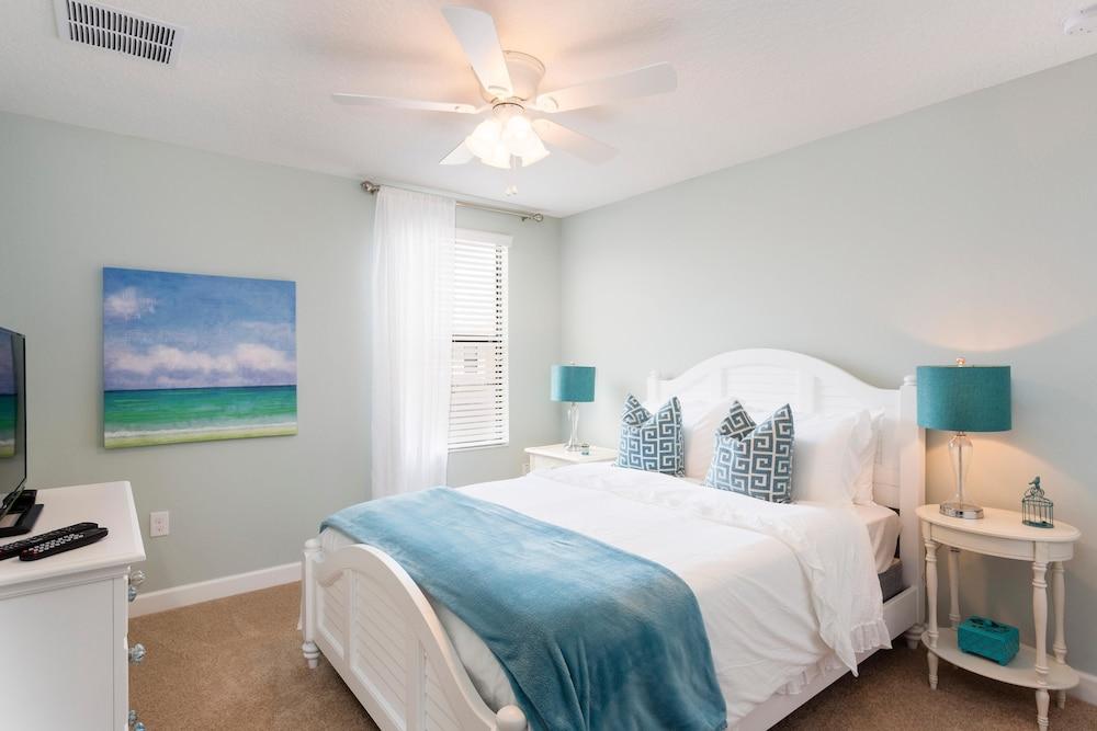 Villa Oasis Sunset 6 Bedroom Reunion