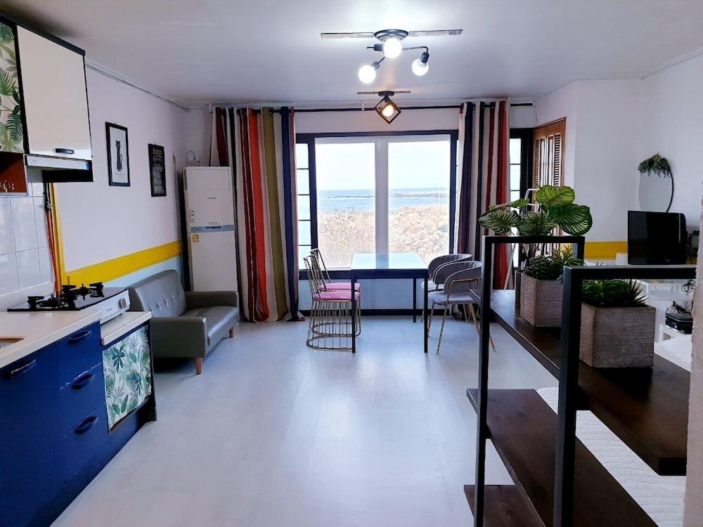 Morning Beach Pension