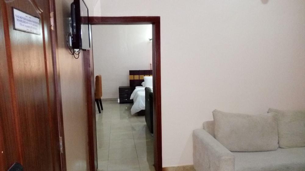 Western Sun International Hotel & Events Centre