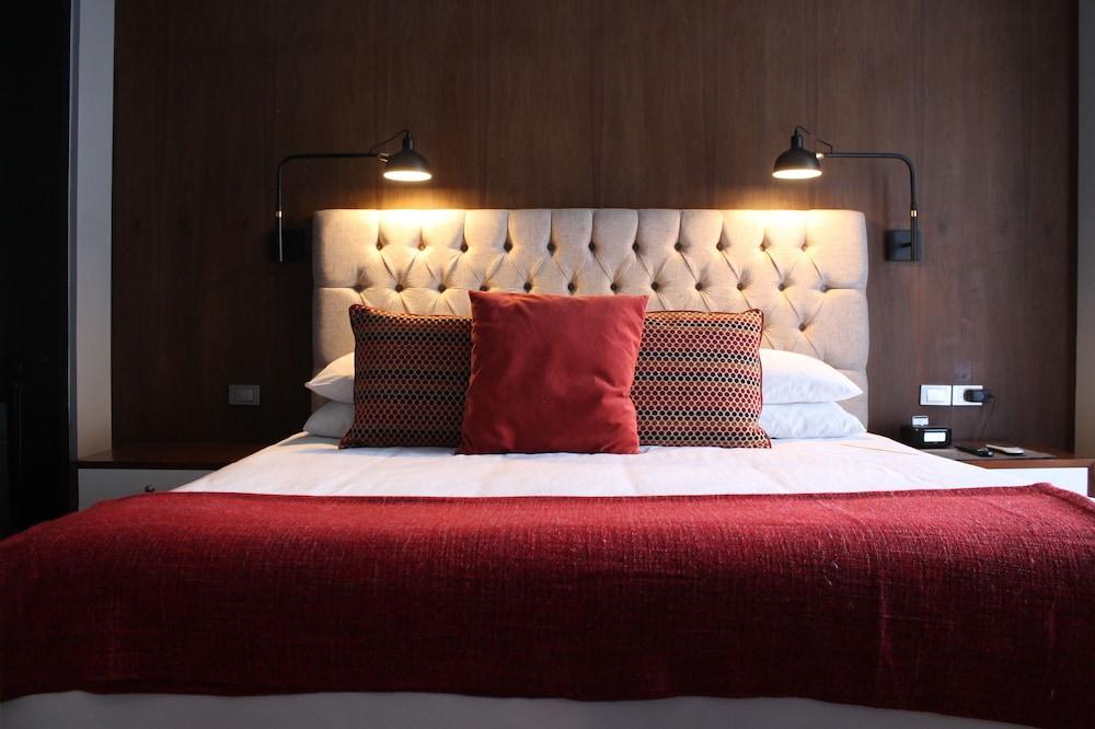 Hotel Love It CAS Consulate