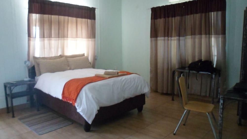 Ditlhapi Guest House