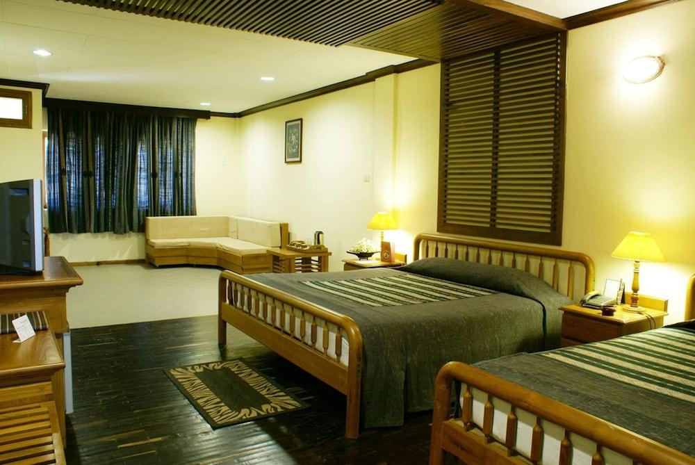 Sunny Paradise Resort