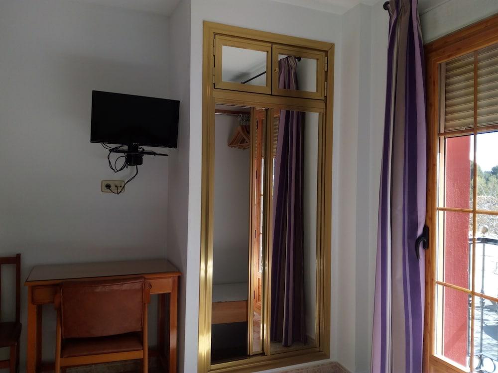 Hostal Rural Montual