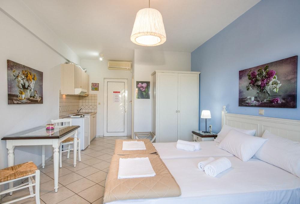 Stamatakis Boutique Studios