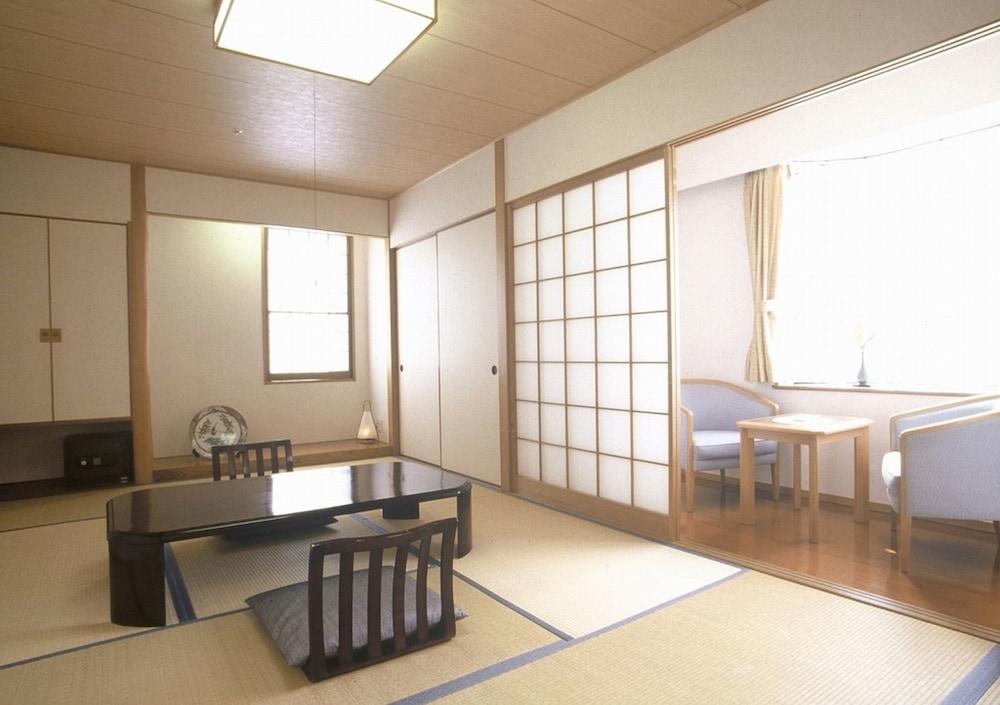 Yufuin Hotel Shuhokan