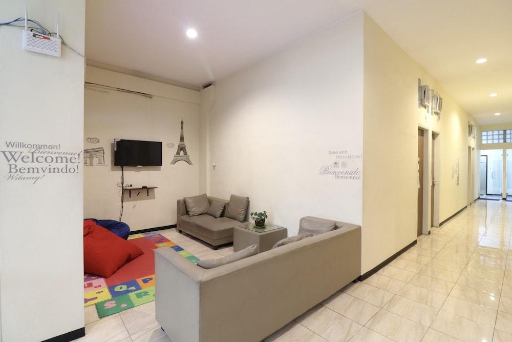 MADOR Malang Dorm Hostel