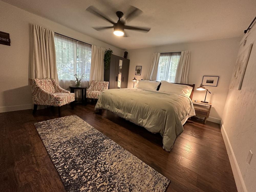 The Pines Inn and Cottages