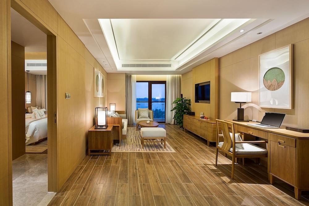 Wyndham Grand Plaza Royale Wenchang