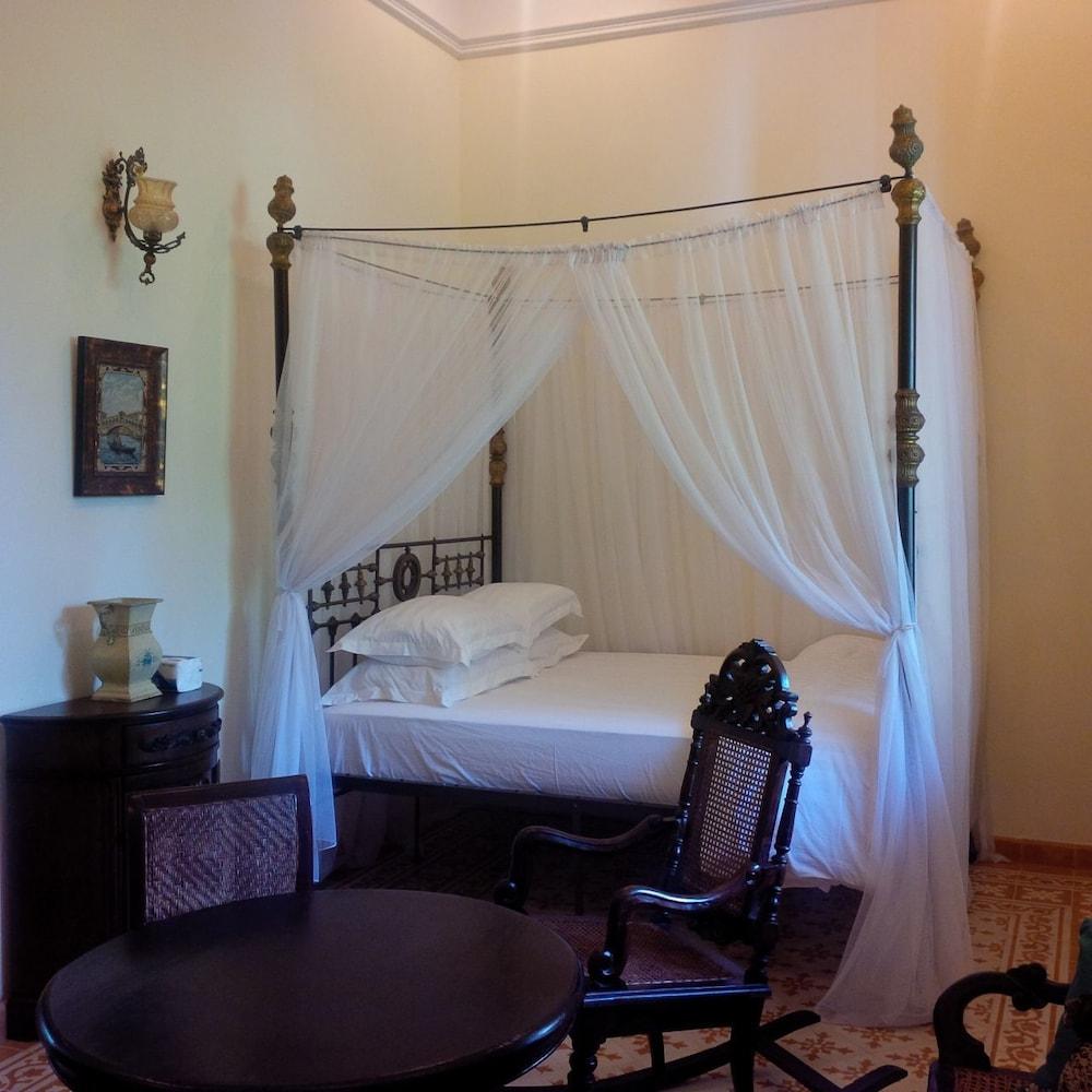 The Ermaja's Pavilion Hotel