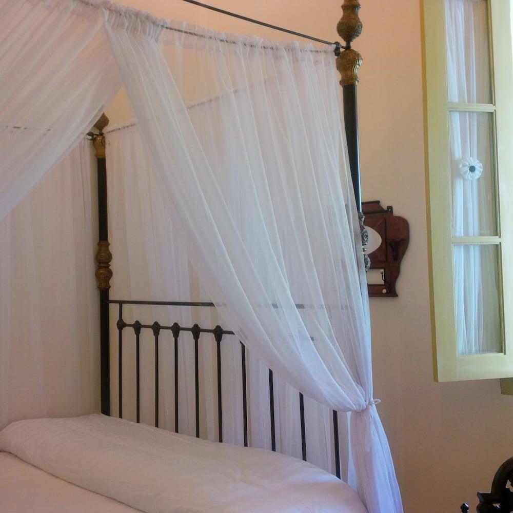 The Ermaja's Pavilion Hotel