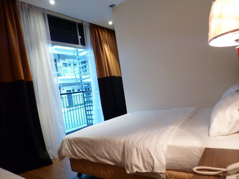 9 Square Hotel - Bangi
