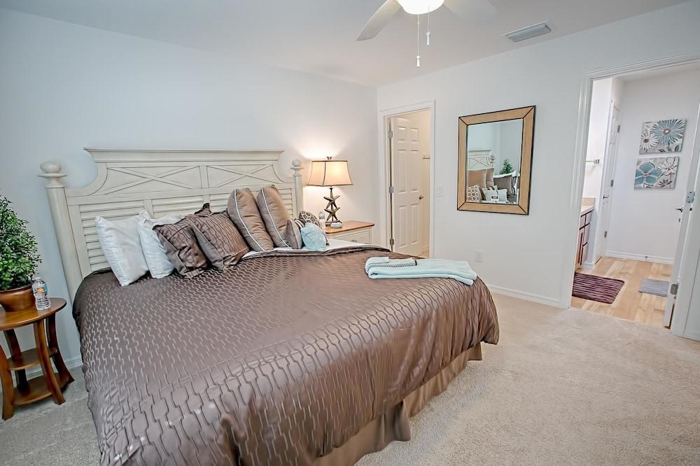 Abaco Path Home 3 Bedroom by The VIR Group