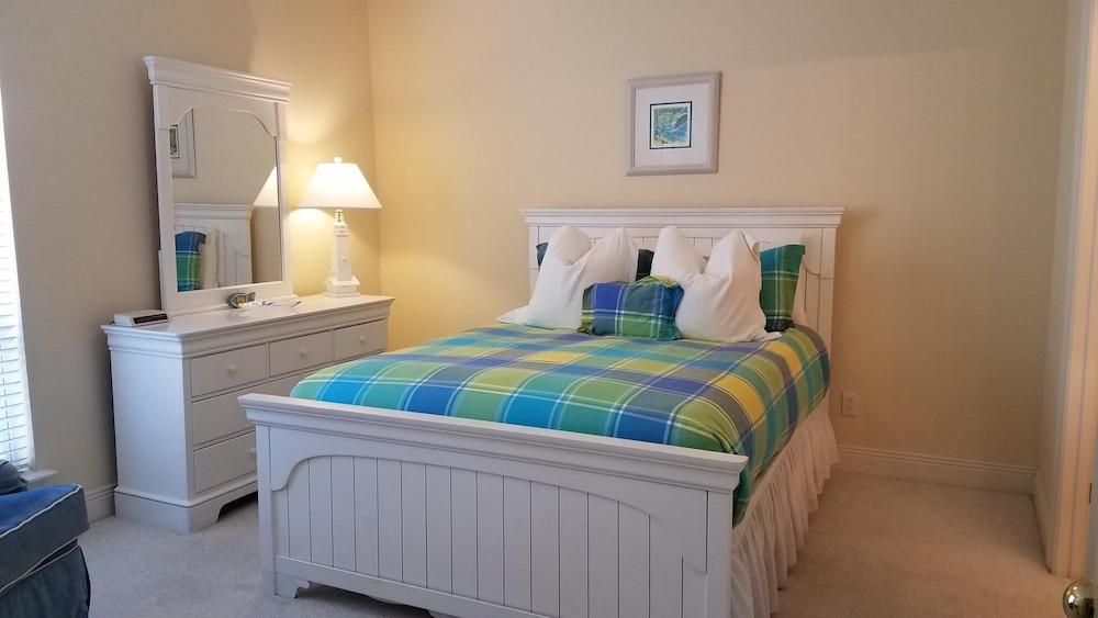 Captiva 3 Bedroom Apartment by BnD