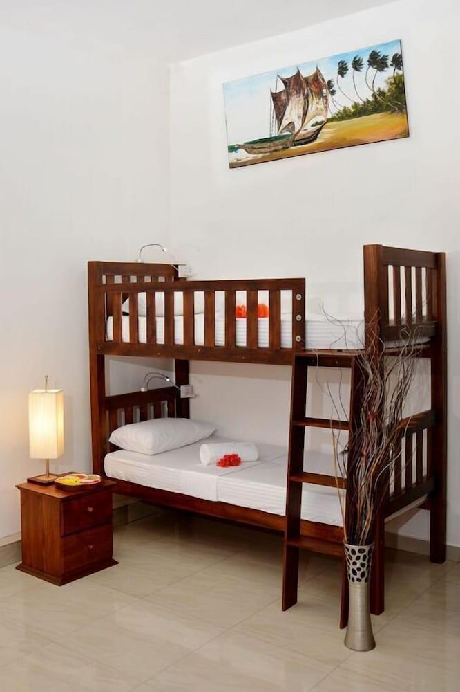 Colombo Mount Beach Hostel