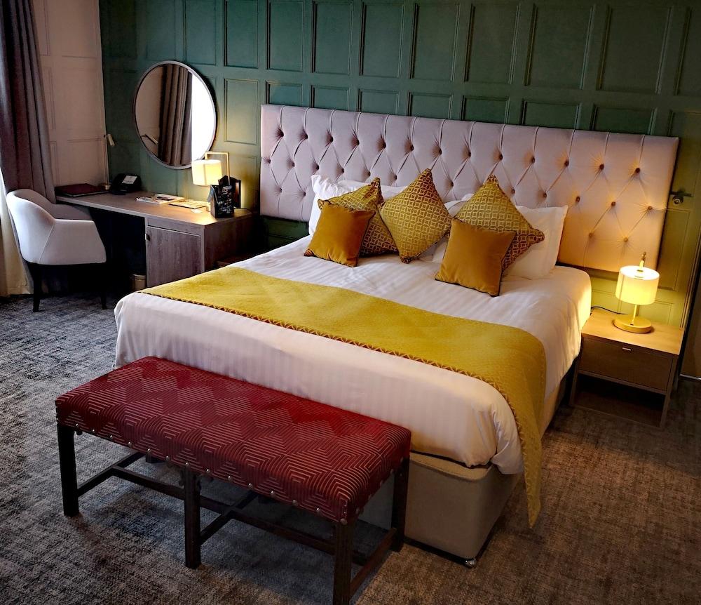 Hatherley Manor Hotel & Spa