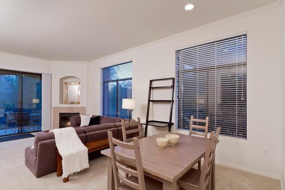 The Place To Be By Signature Vacation Rentals