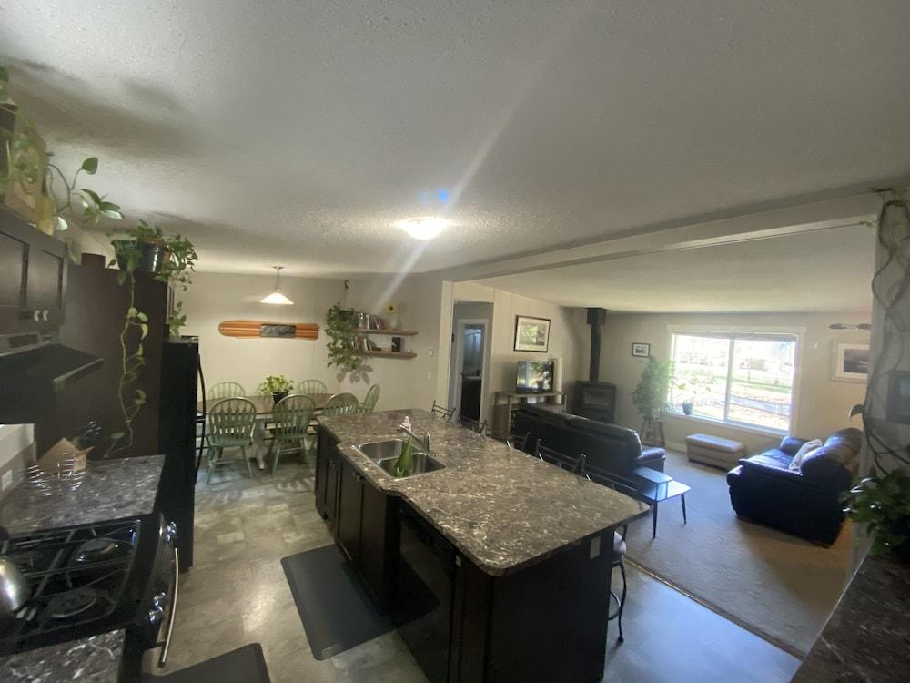 The Cabin at Sweetwater Lane Farm