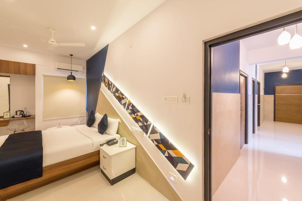 Treebo Premium Corner Stay