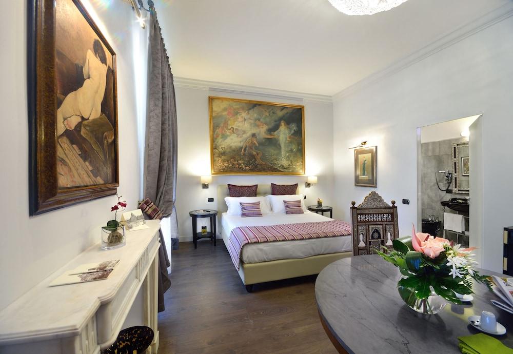 Suites Rome Condotti