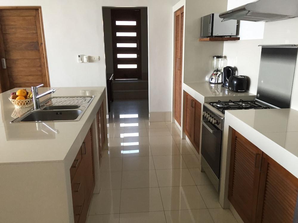 Air Sanih Beach Villa