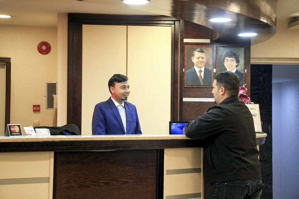 Balcony Hotel & Suites