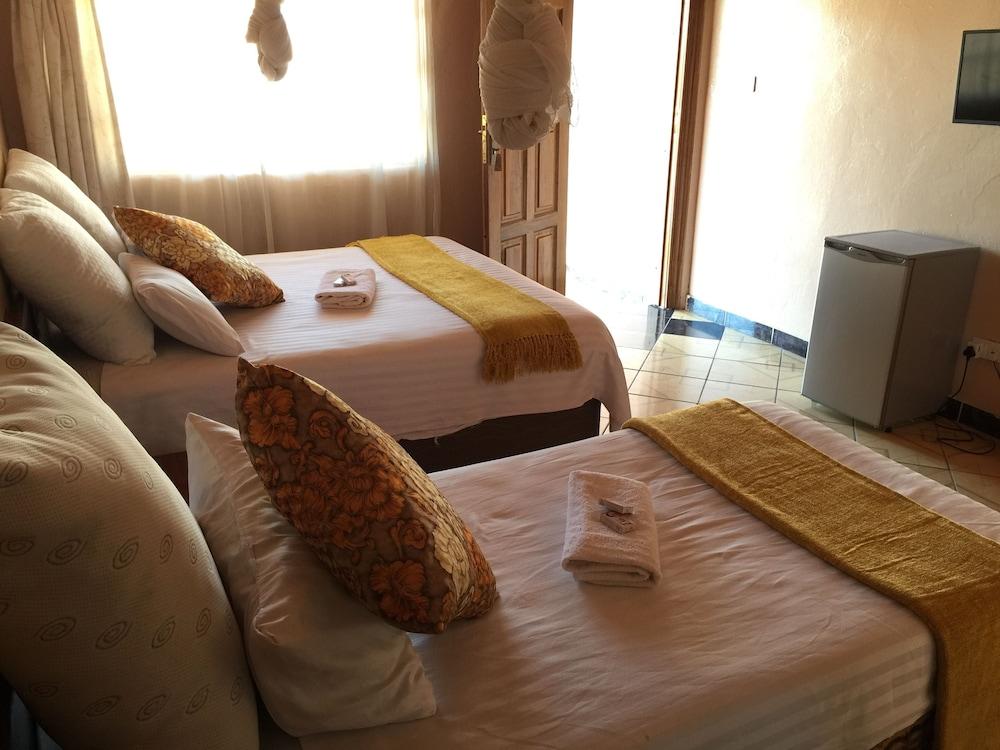 Woodlands Lodge & Tours