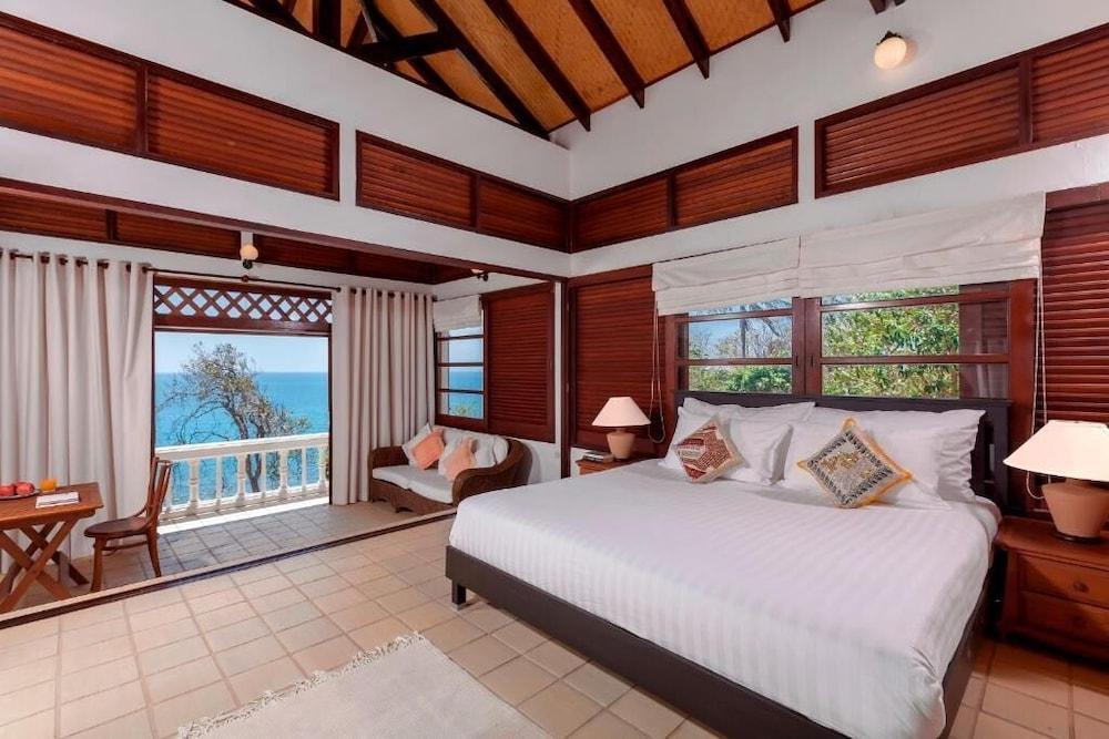 Baan Khunying – Secluded Phuket Beachfront Villa