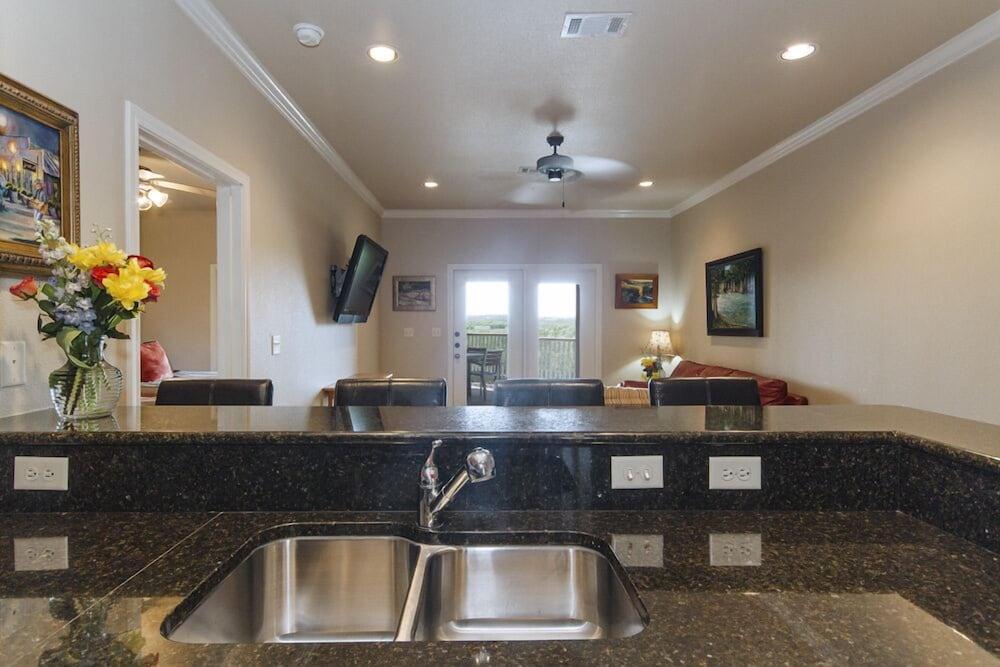 Gruene Reservations at the Village