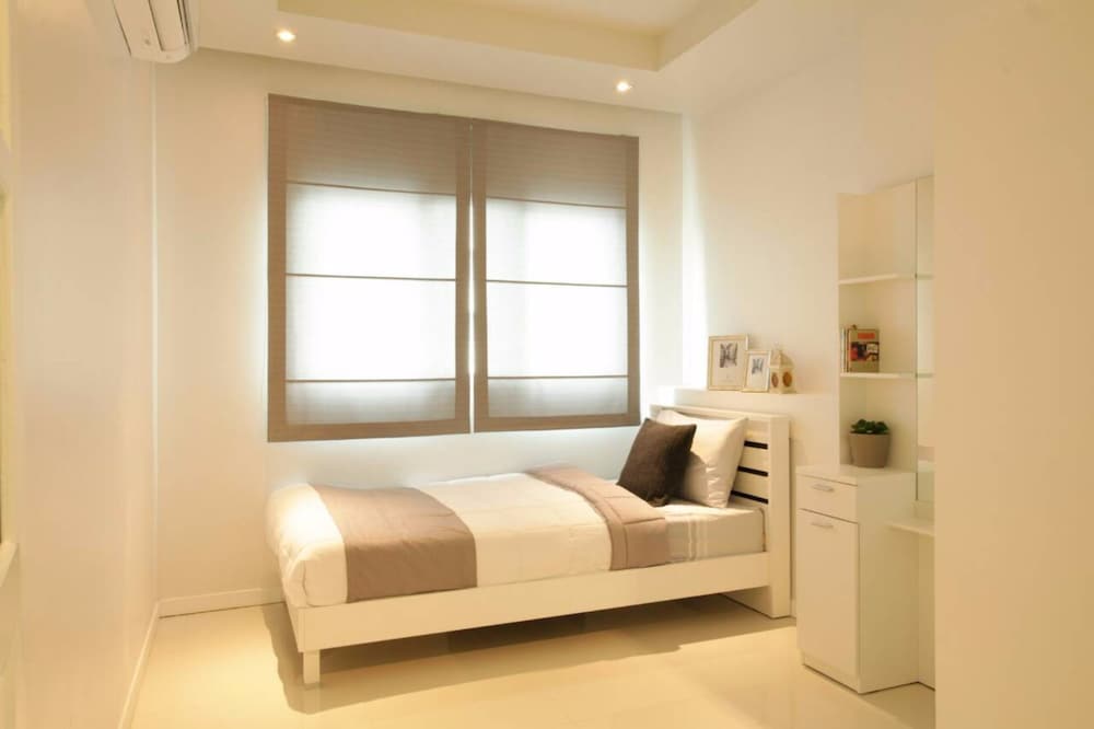 The Sriracha Residence