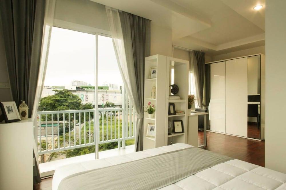 The Sriracha Residence