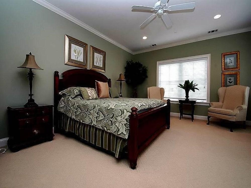 10 Knotts Way by RedAwning