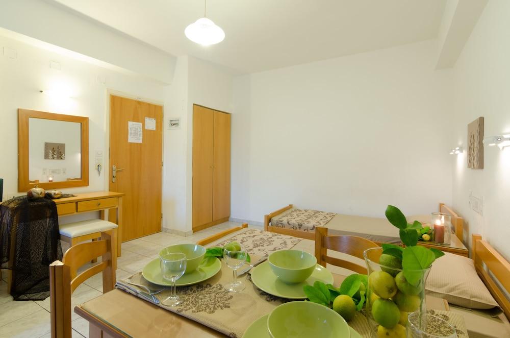 Aglaia Apartments & Studios