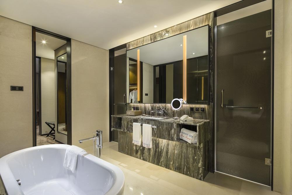 Wyndham Grand Plaza Royale Kaidi