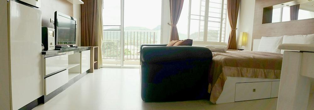 The Seacraze Hua Hin by Montri