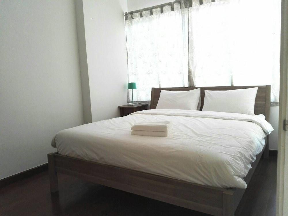 The Seacraze Hua Hin by Montri