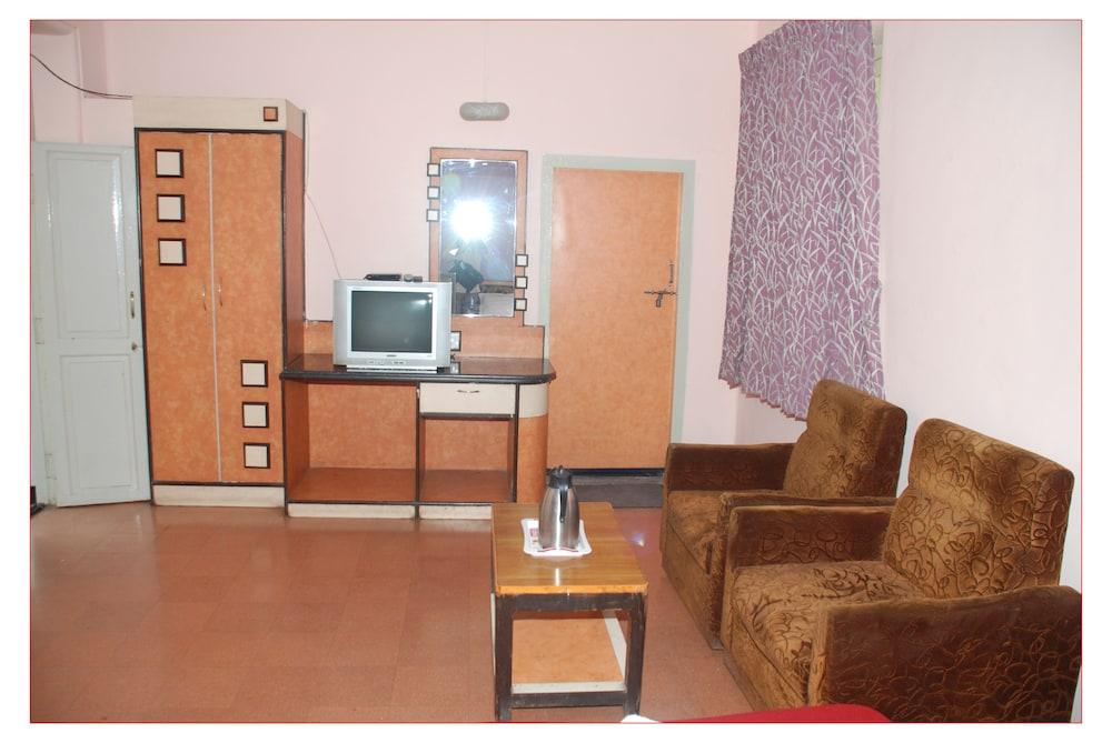 KSTDC Hotel Mayura Vijayanagara