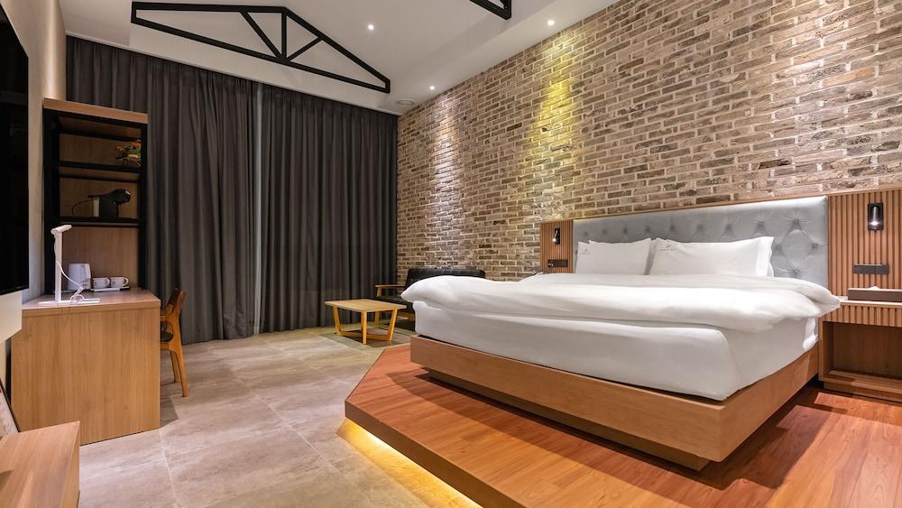 Schweizer Dorf Hotel