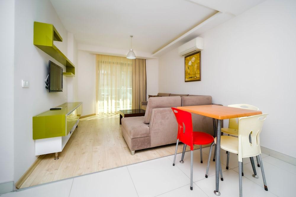 Delfino Boutique Apart Hotel