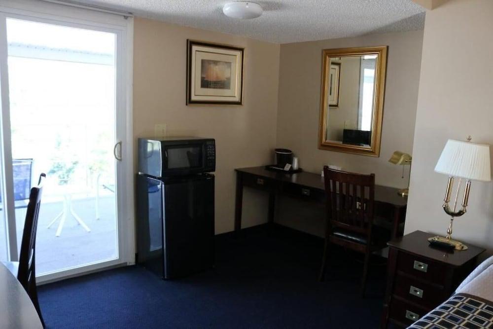 The Anchor Inn and Marina