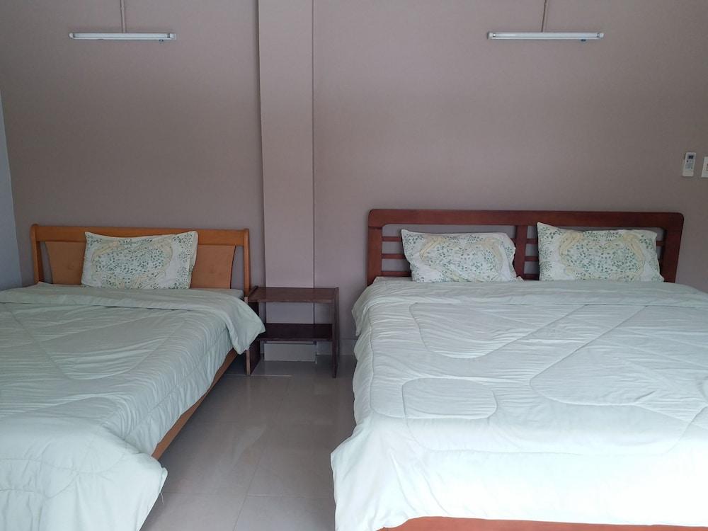 New Wanchai Hotel Pakchong