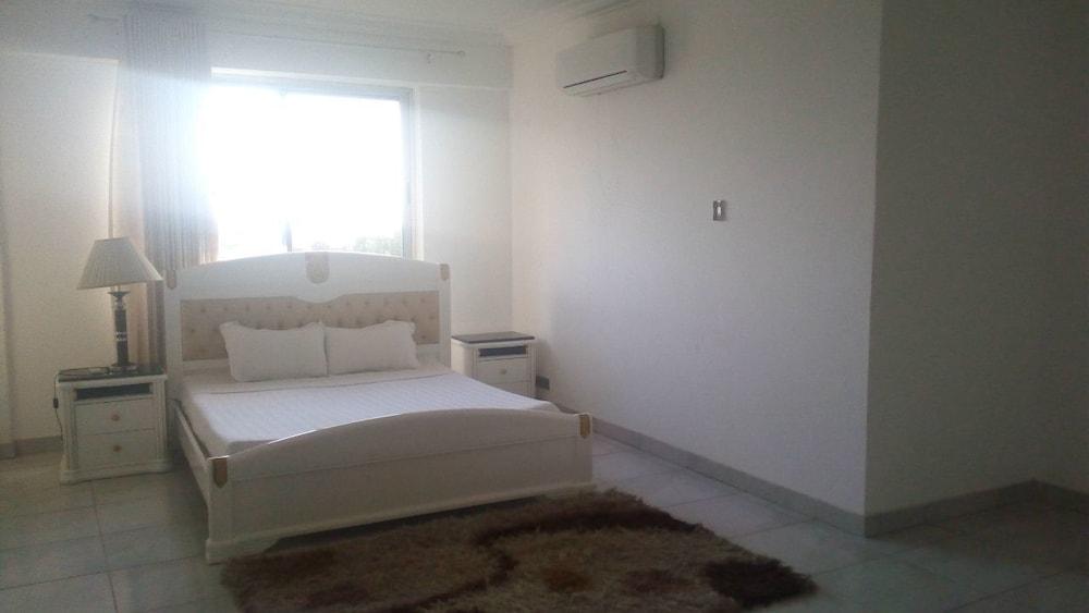 Dream Court Apartment