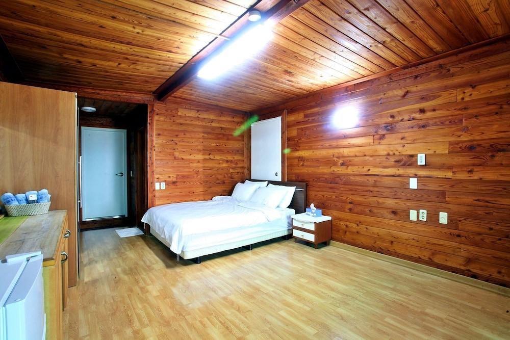 Windmill & Sea Pension